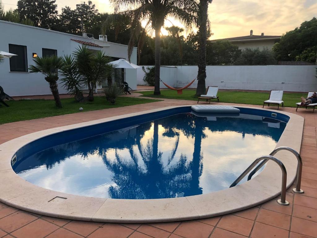 Bazén v ubytování B&B A Casa Di Joy nebo v jeho okolí