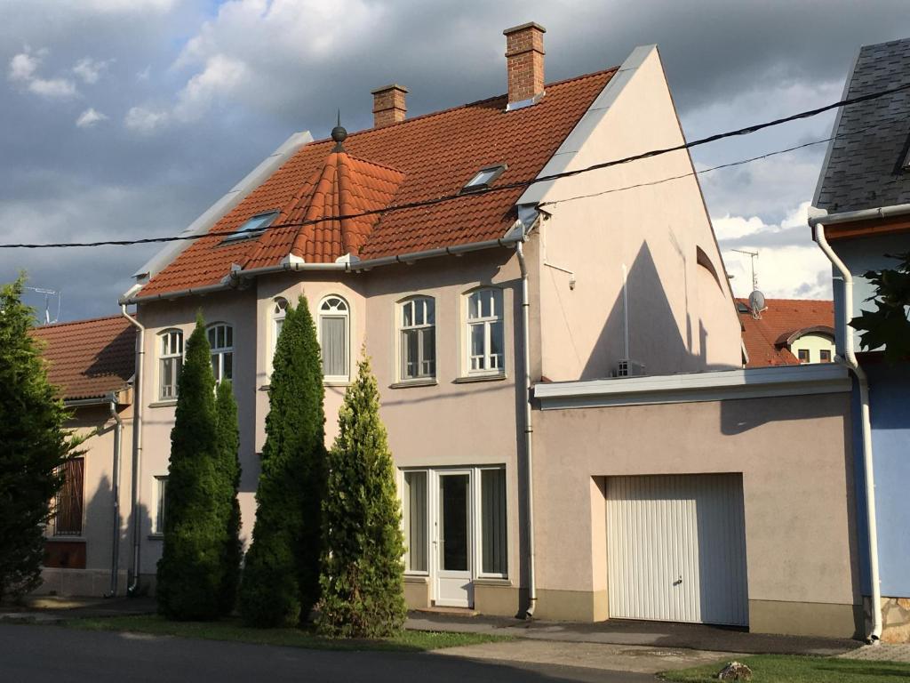 Zoli Apartmanok-Zoli Kölcsey 19 Villa, Hajdúszoboszló, Hungary