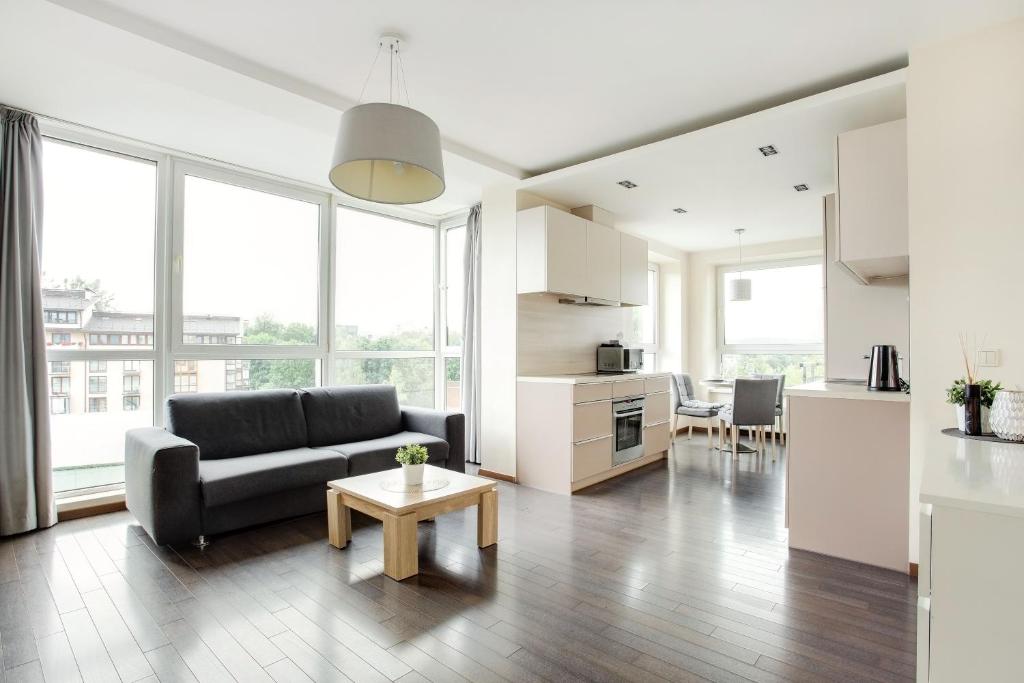 Η κουζίνα ή μικρή κουζίνα στο Zalgirio apartment