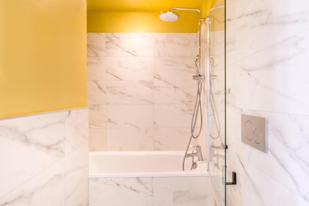 Best Western Hotel Centre Reims - Resim 45