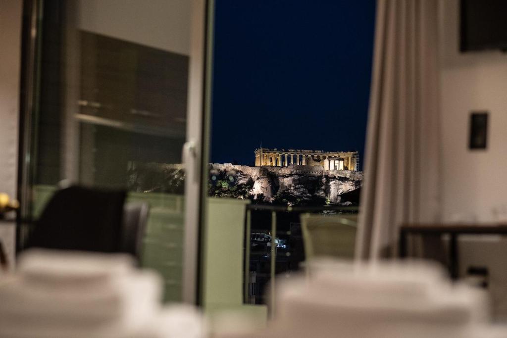 Balkón alebo terasa v ubytovaní Dreamy Athens Penthouse With Acropolis View