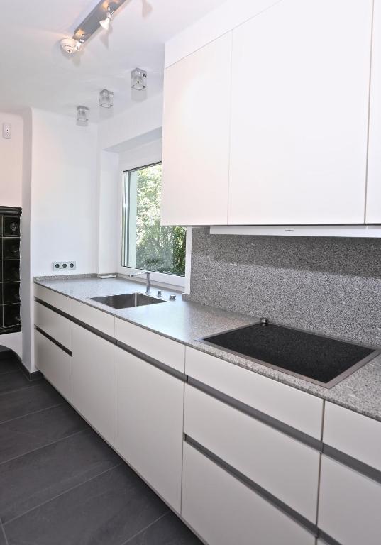 A kitchen or kitchenette at Appartementhaus Franz Samonig