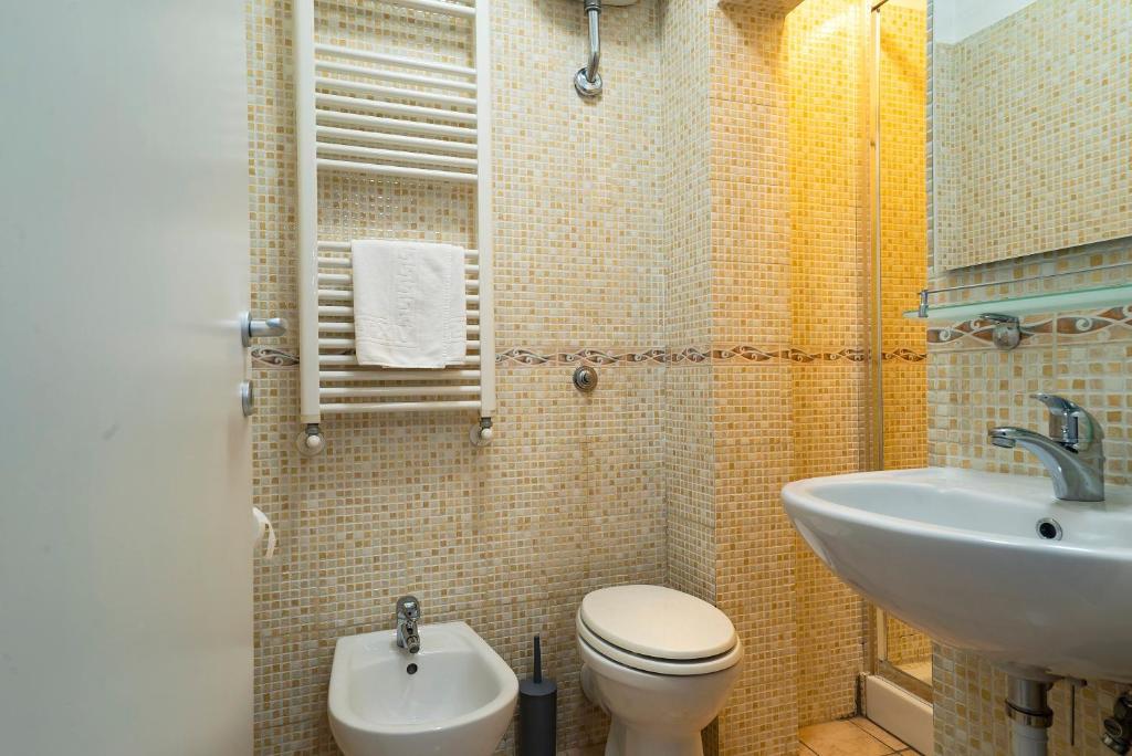 A bathroom at B&B La Cittadella