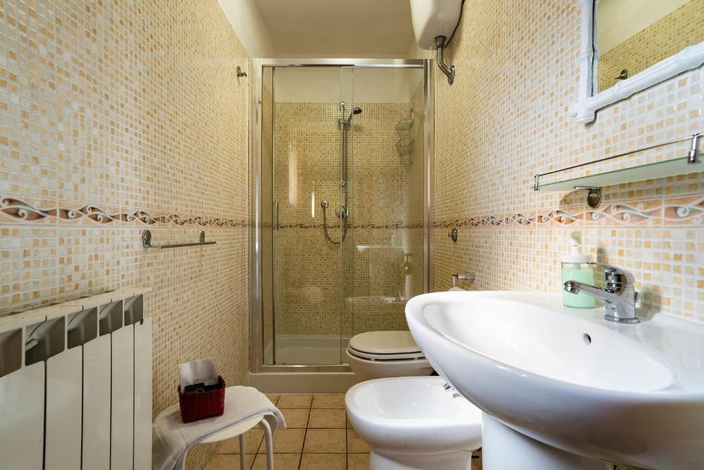 A bathroom at B&B La Cittadella