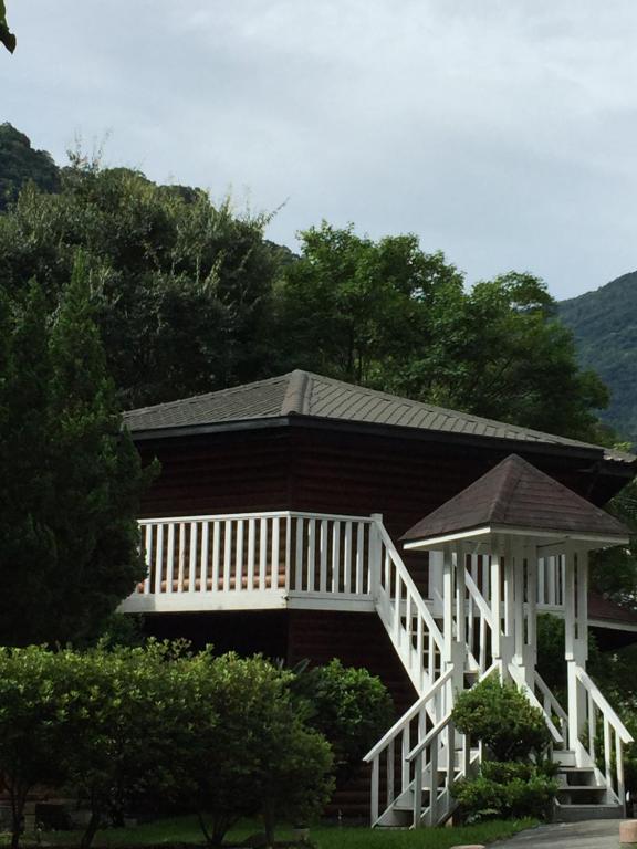 Teng-Long Hot Spring Village