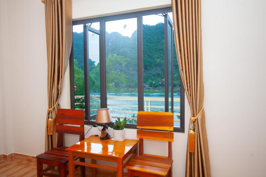 Applebee's Homestay - 3