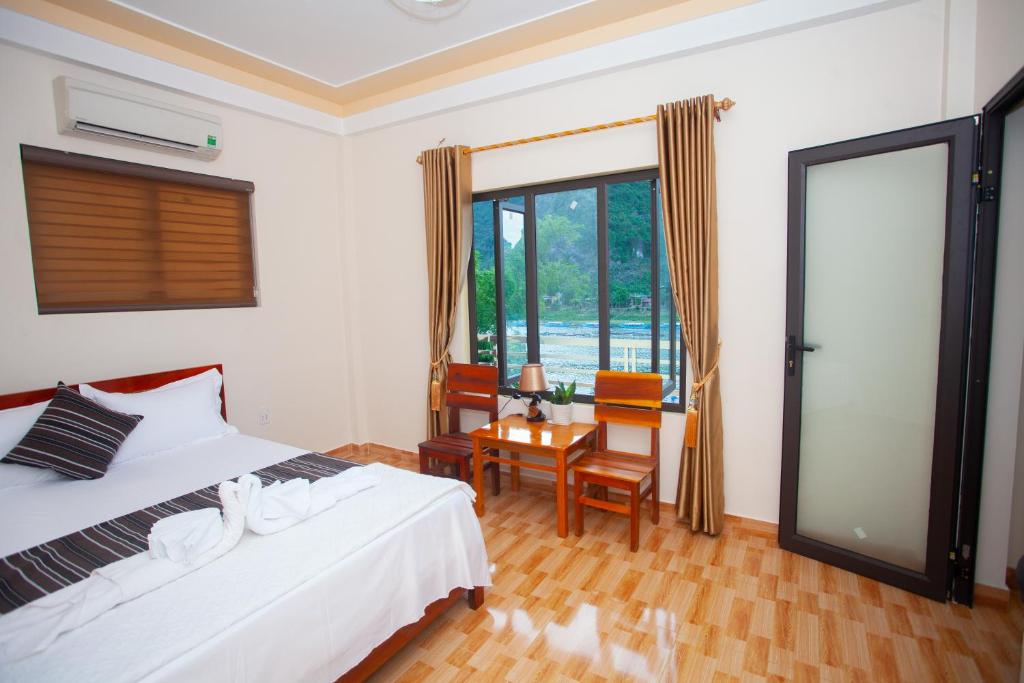 Applebee's Homestay - 4