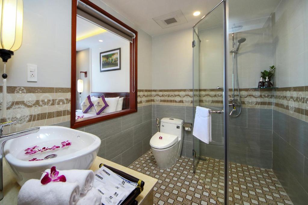 Koupelna v ubytování Uptown Hoi An Hotel & Spa
