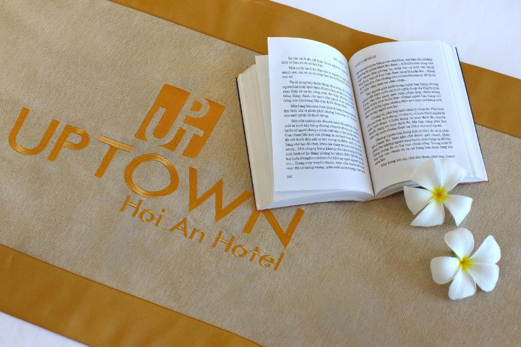 Certifikát, hodnocení, plakát nebo jiný dokument vystavený v ubytování Uptown Hoi An Hotel & Spa