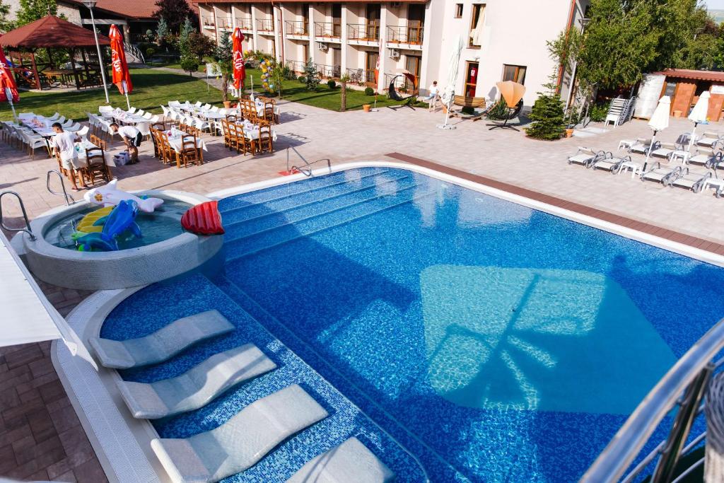 Bazén v ubytování Hotel Astoria nebo v jeho okolí