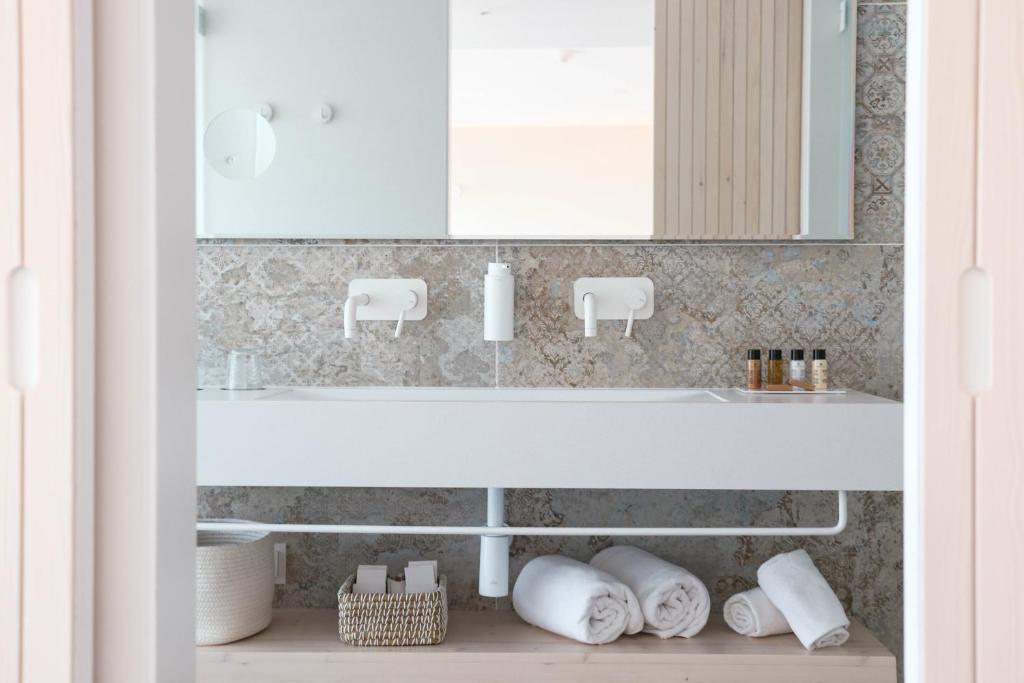 Koupelna v ubytování KAKTUS Hotel Kaktus Playa - Adults Recommended