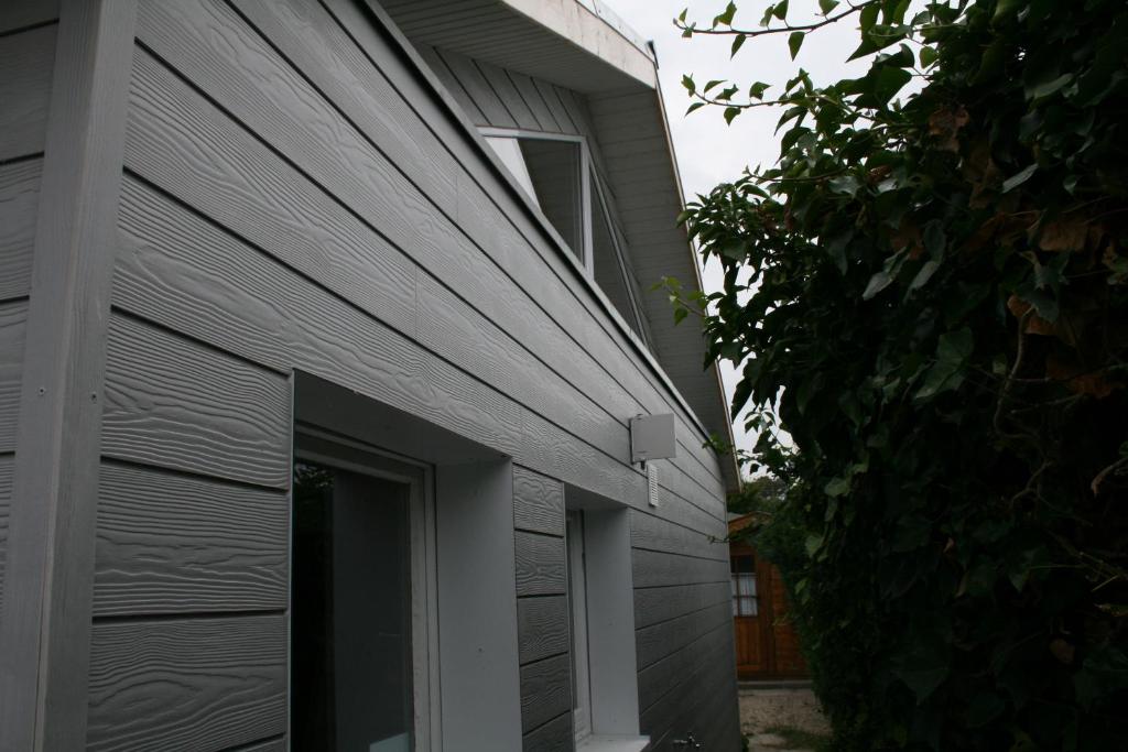- Vistas laterales a una casa con garaje en Haus am Priwallstrand, en Travemünde