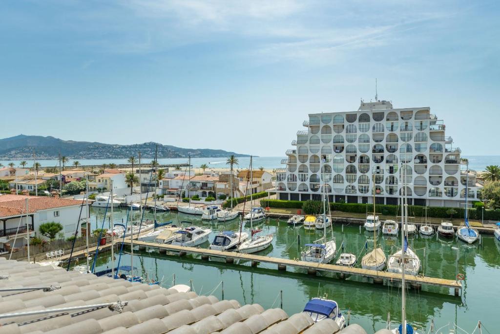 Port 27, Empuriabrava – Bijgewerkte prijzen 2022