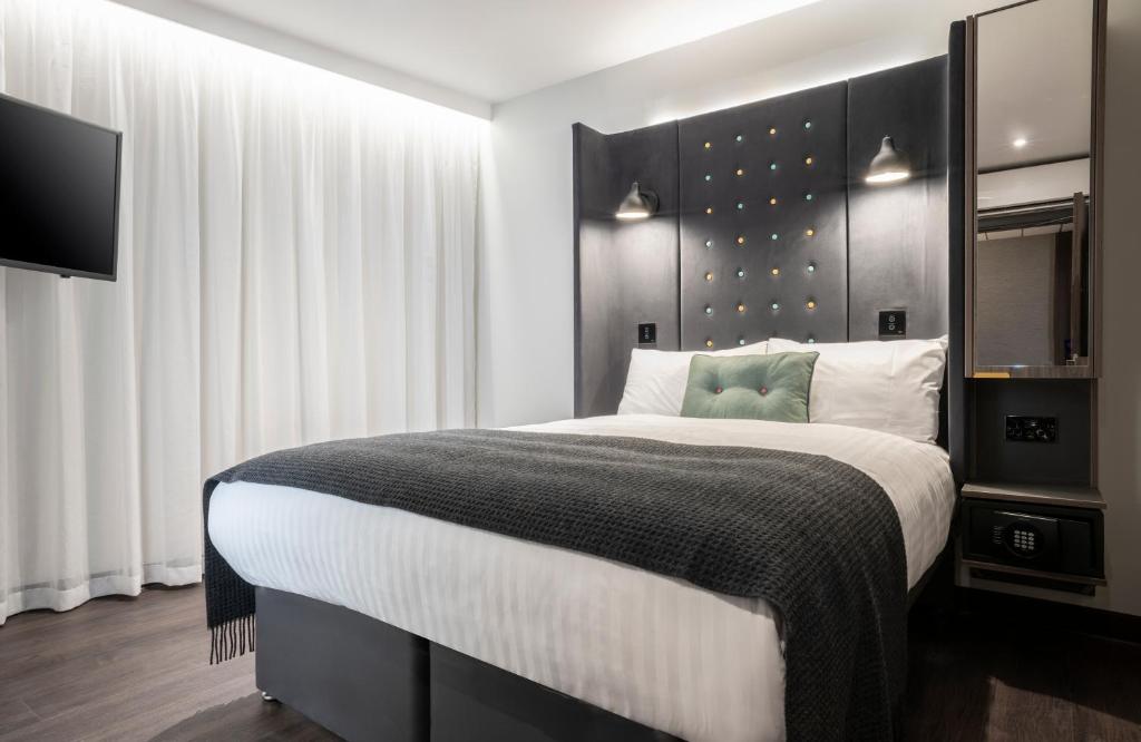 
Cosy Double Without Window
