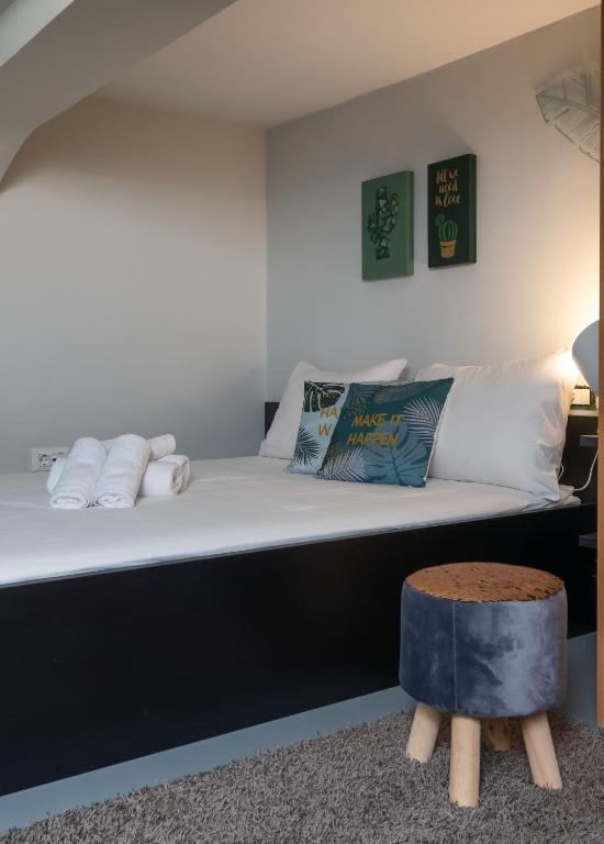 Athens Downtown Loft - 16