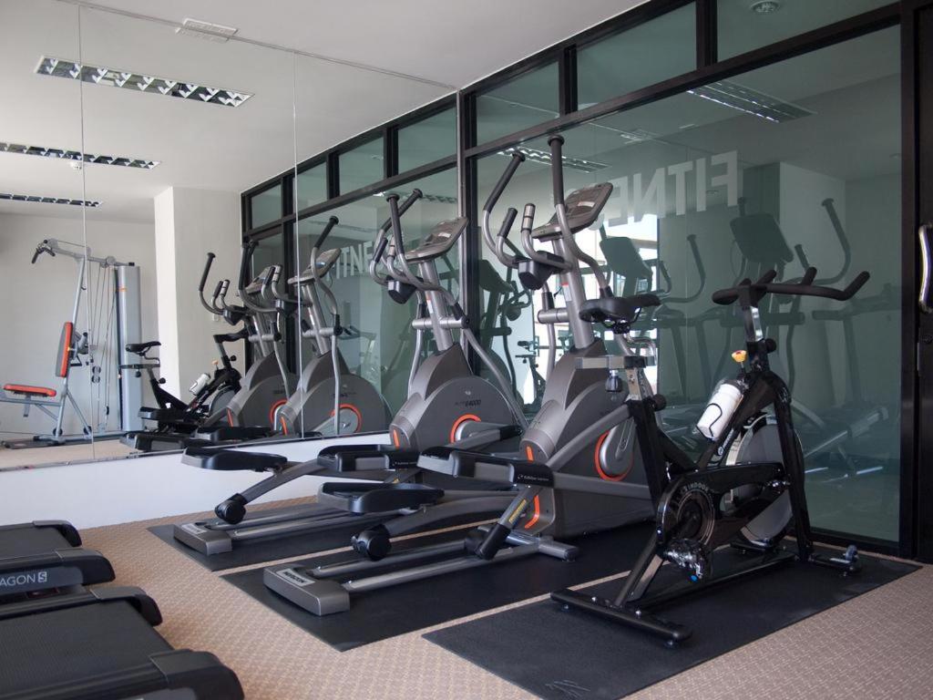 Fitness centrum a/nebo fitness zařízení v ubytování ABIZZ Hotel Lampang Airport