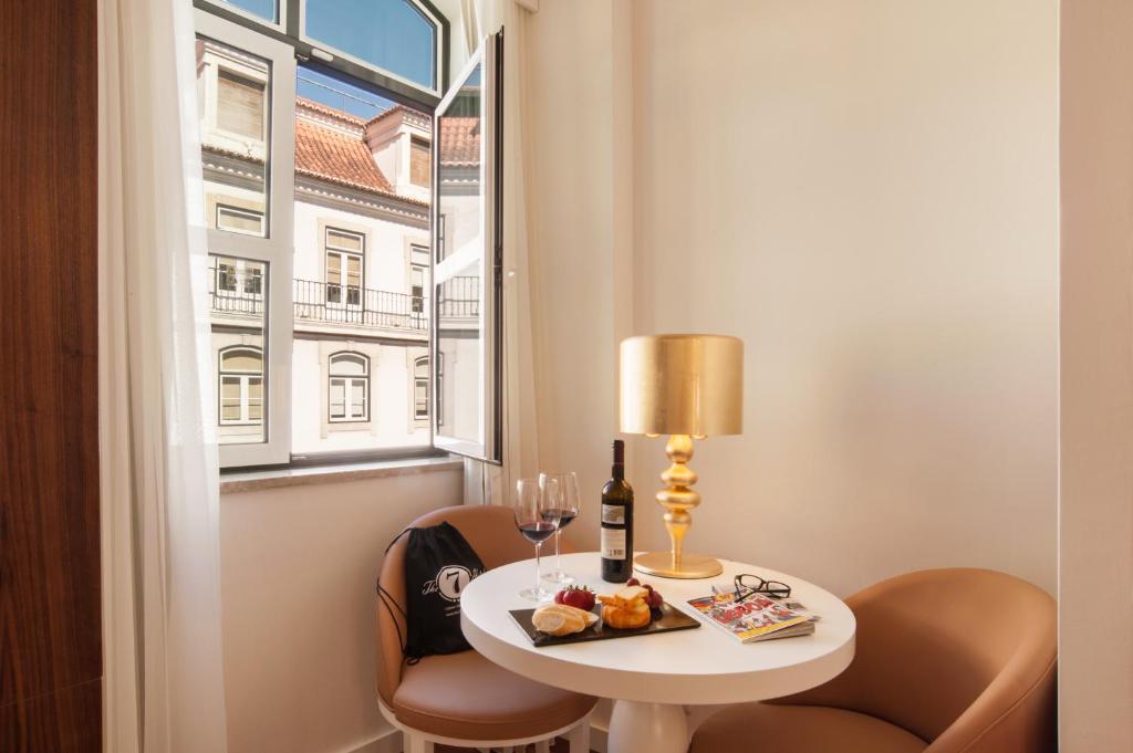 The 7 Hotel, Suites, Studios & Apartments