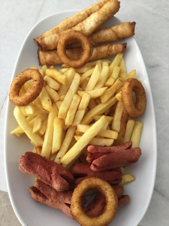 Jídlo v hostelu nebo okolí