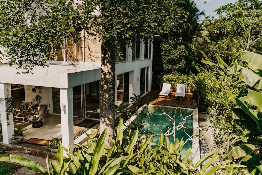 Πισίνα στο ή κοντά στο Awimbawei House