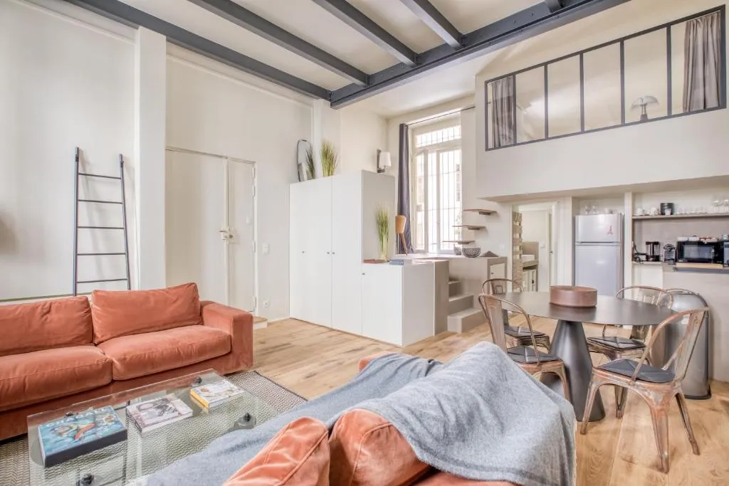 AMAZING 65SQM FLAT STYLE LOFT MONTORGUEIL, LOUVRE, Paris, Franţa