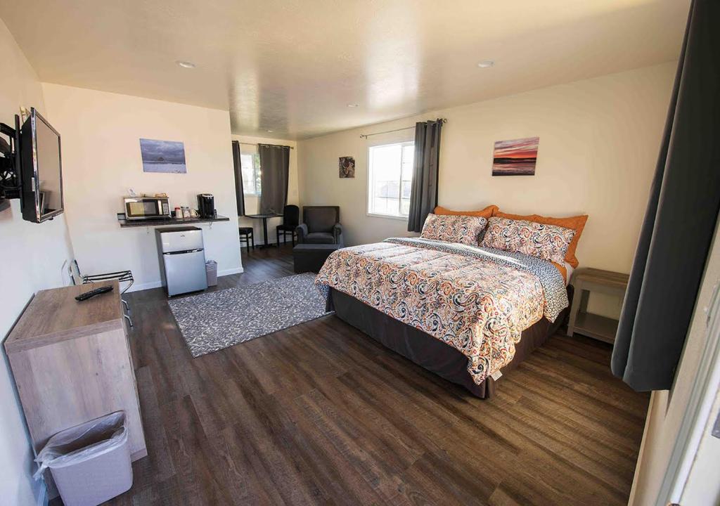 Pacific City Inn - Cama King Deluxe - Piso Superior (sin Mascotas)