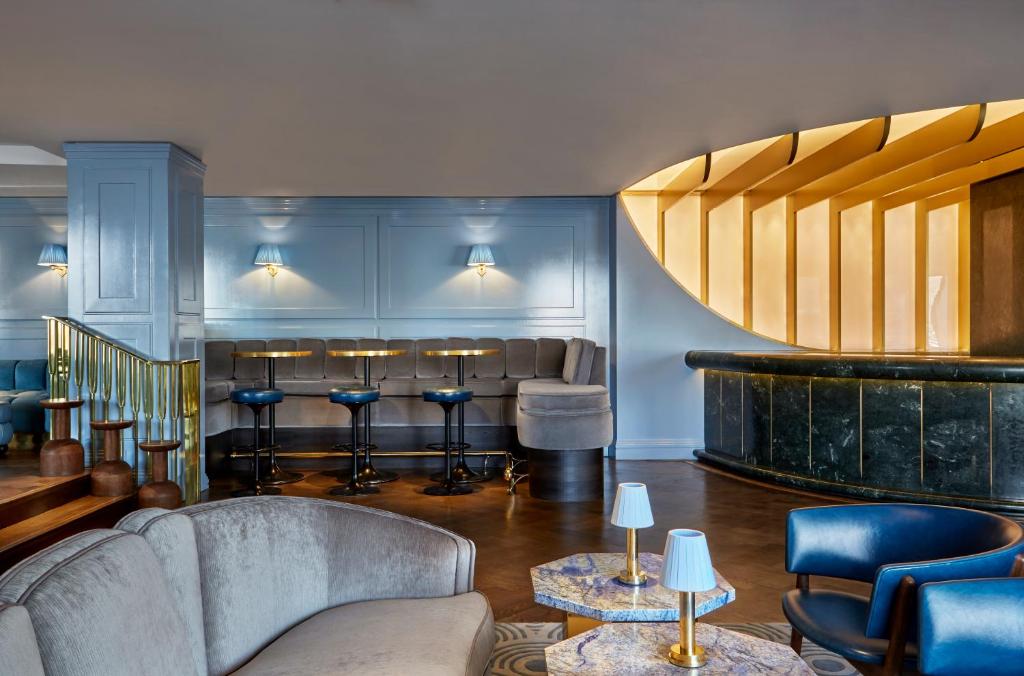 Posezení v ubytování Sea Containers London