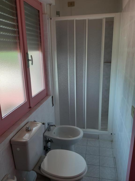 Koupelna v ubytování Vivo Hotel