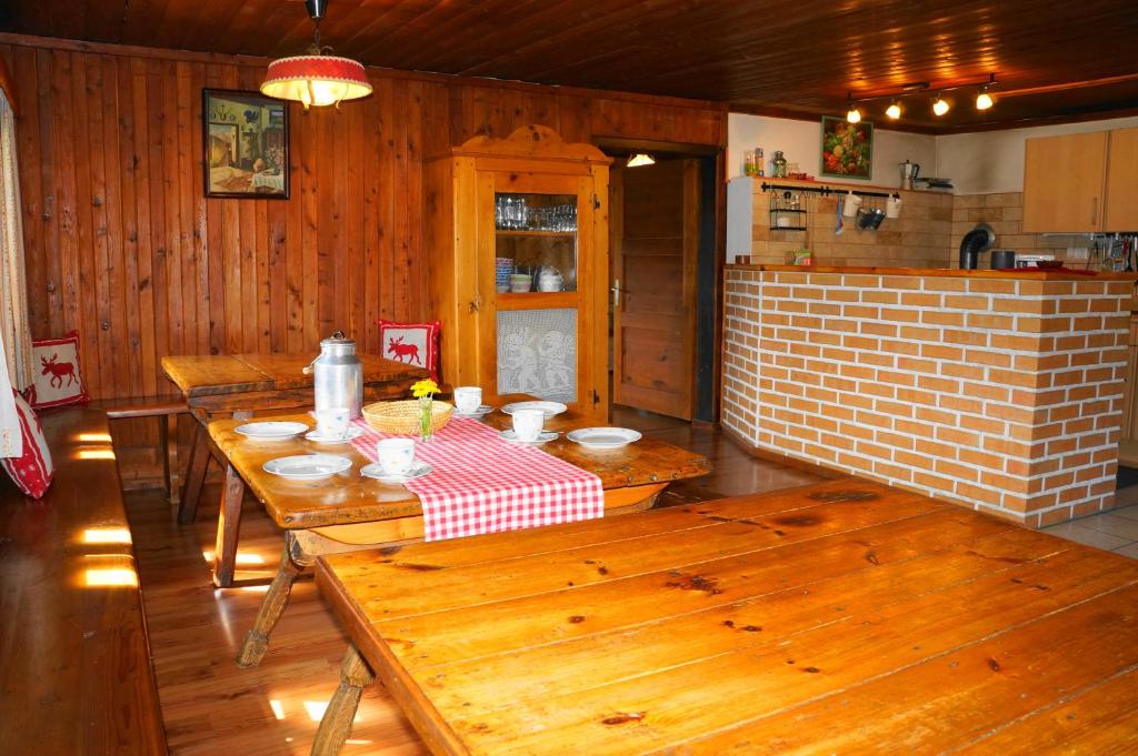 Kuchyňa alebo kuchynka v ubytovaní Obervostlhaus - Sehr schöne gemütliche Almhütte der besonderen Art