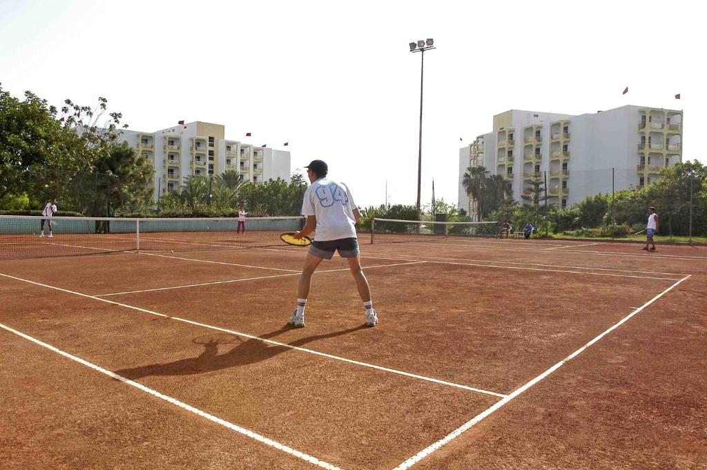 Tenis a/nebo squash v ubytování TUI SUNEO Kenzi Europa nebo okolí