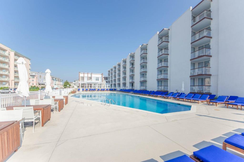 ICONA Diamond Beachの敷地内または近くにあるプール