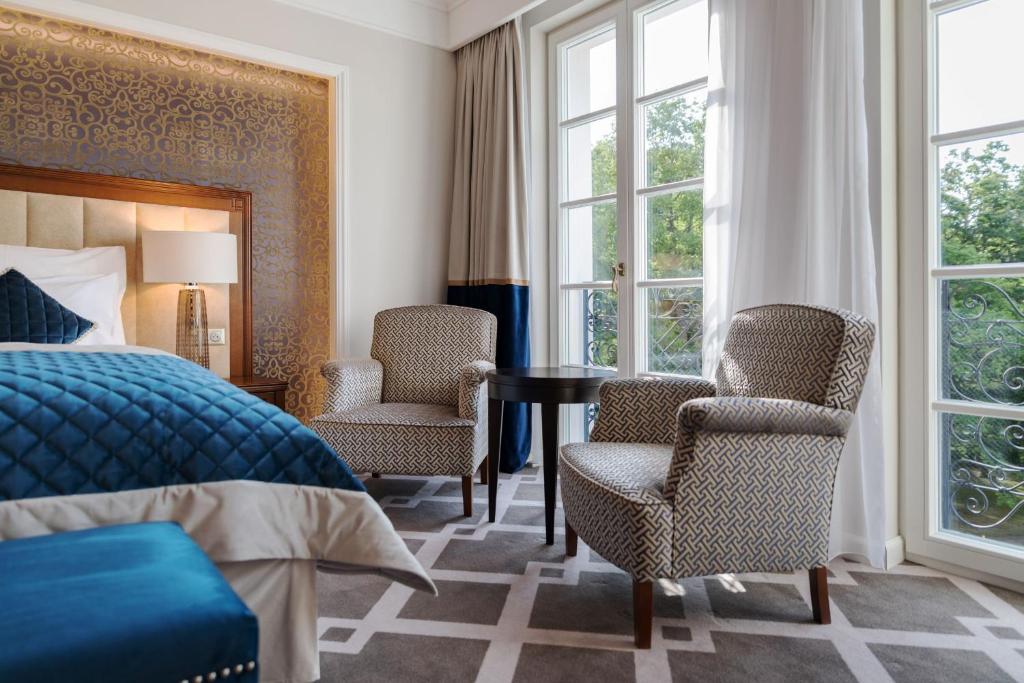 Palace Art Hotel Pezinok - Room King Con Vista De Jardín