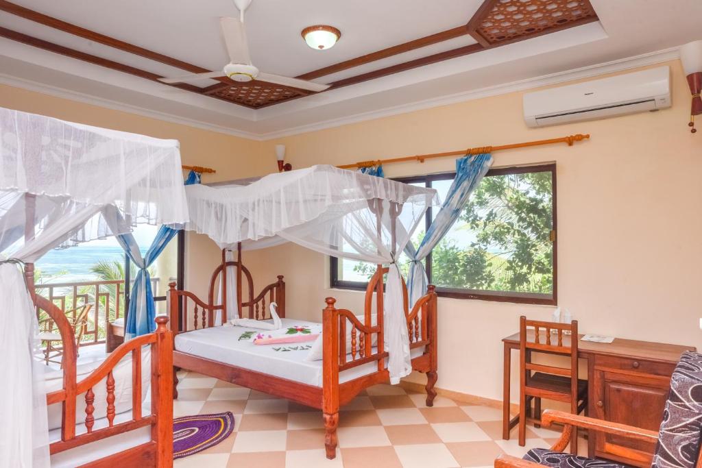 Postel nebo postele na pokoji v ubytování Ifa Beach Resort