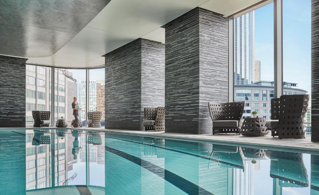 Four Seasons Hotel One Dalton Street, Boston photo