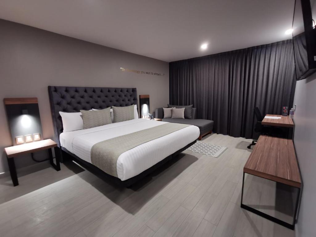 Postel nebo postele na pokoji v ubytování Bedford Hotel