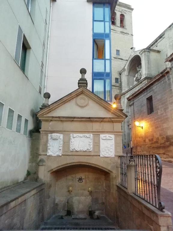 Fotografie z fotogalerie ubytování Apartamento Turístico Santiago v destinaci Logroño