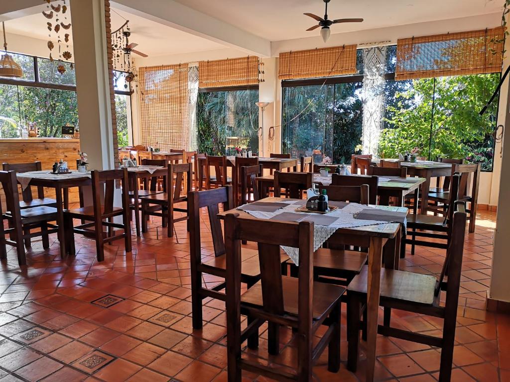 Restaurace v ubytování Las Orquideas Parque Hotel