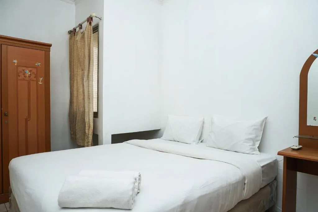 Affordable 1BR Mediterania Gajah Mada Apartment By Travelio, Jakarta, Indonezia