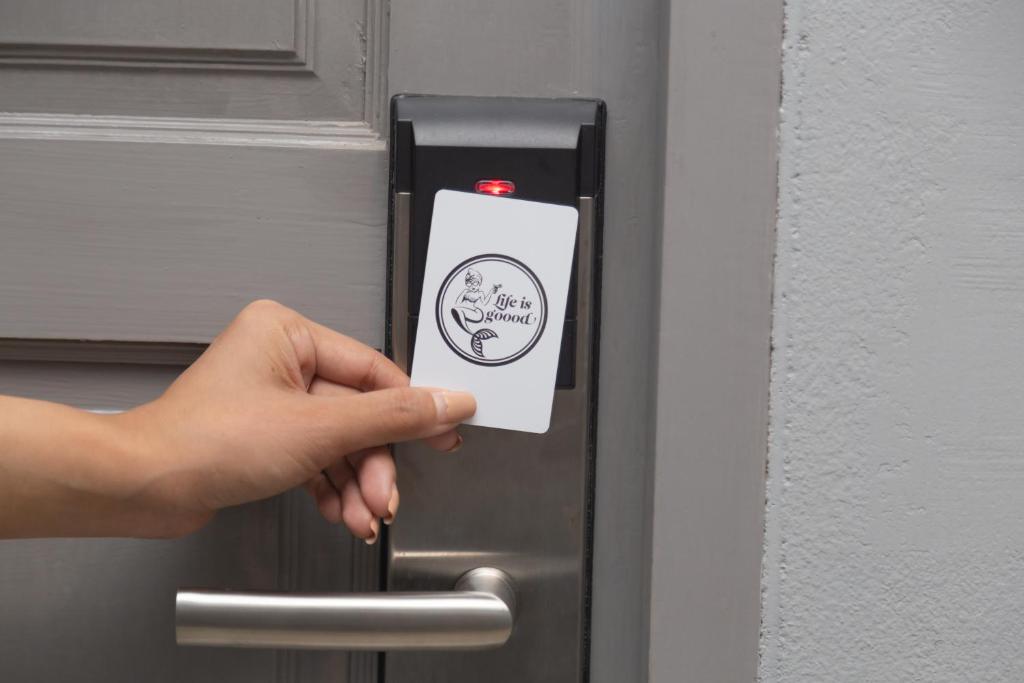 Life is Goood - Resim 39