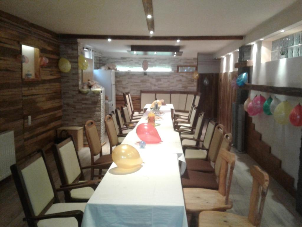 Restaurace v ubytování Oázis Vendégház és Appartman