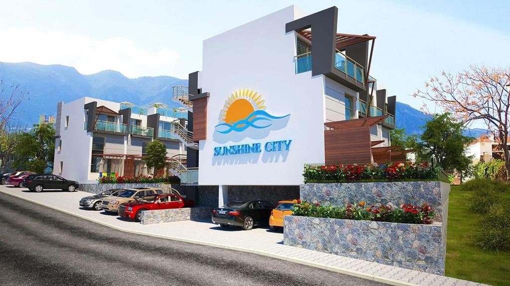 Pemandangan gunung umum atau pemandangan gunung yang diambil dari apartmen