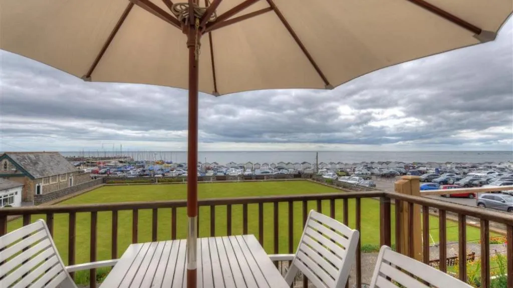 8 Bowling Green Chalets, Lyme Regis, United Kingdom