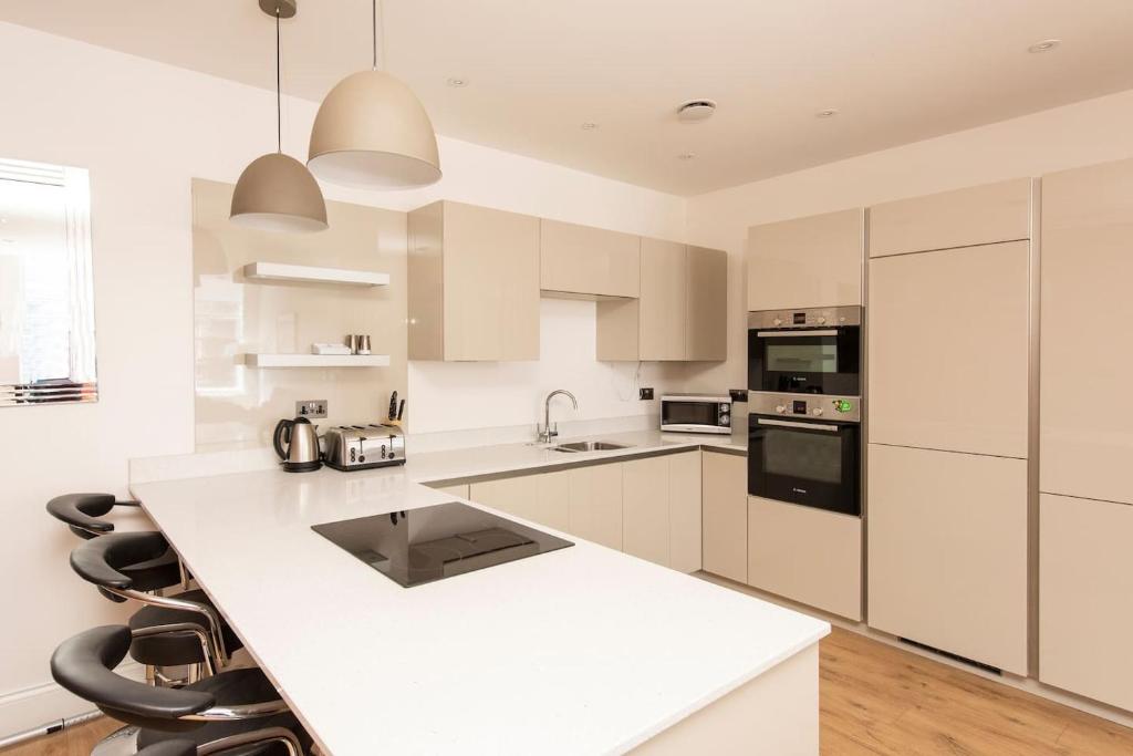 Stunning New Build Modern Apt Extremely Central Near Piccadilly And Gay Vil