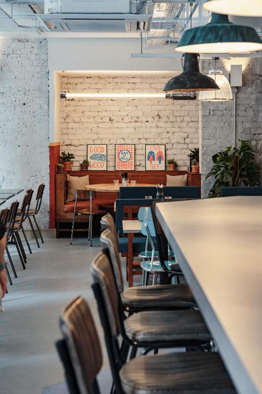 Whitworth Locke - Resim 29