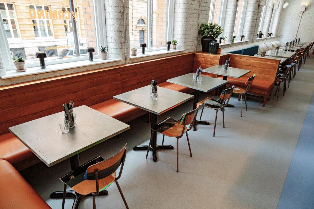 Whitworth Locke - Resim 27