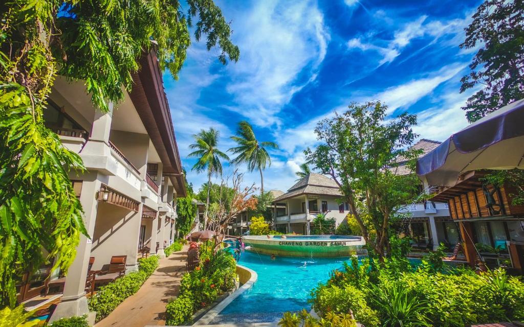 Bazén v ubytování Chaweng Garden Beach Resort - SHA Plus nebo v jeho okolí