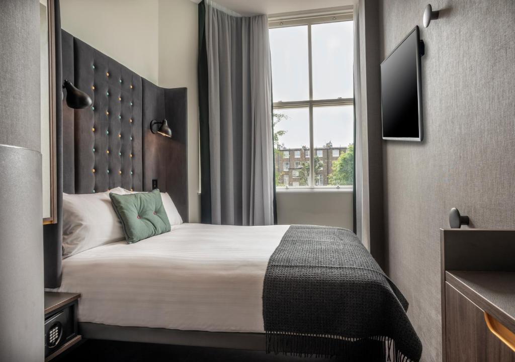 
Cosy Double with Window
