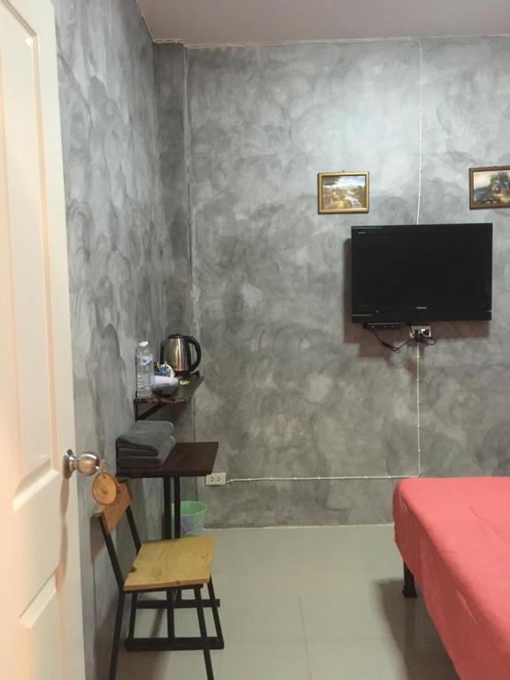 Innkhun House URT Suratthani Airport - Sala Familiar Con Baño Privado