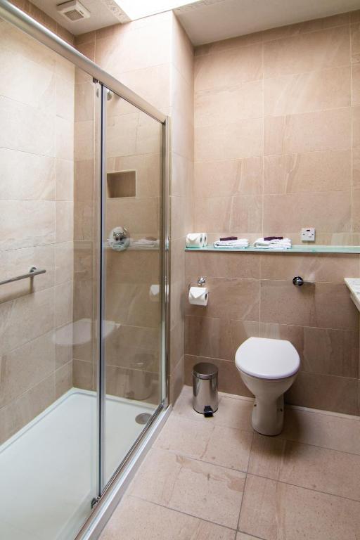 Kupatilo u objektu Seven Oaks Hotel
