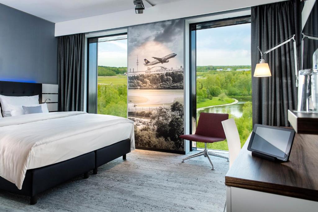 Airport Plaza Hotel Hamburg - Premium Economy Class, Gange, 1 Double, City View