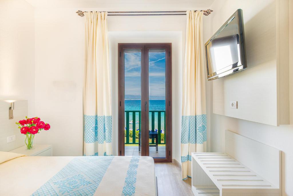 Hotel Dei Pini - Double Or Twin Room With Balcony And Sea View